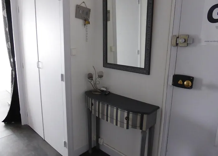 Appartement T2 Face A La Mer, 4 Couchages, Les Sables D'Olonne - Proche Plage Et Marche - Fr-1-325-9 아파트 Les Sables-dʼOlonne